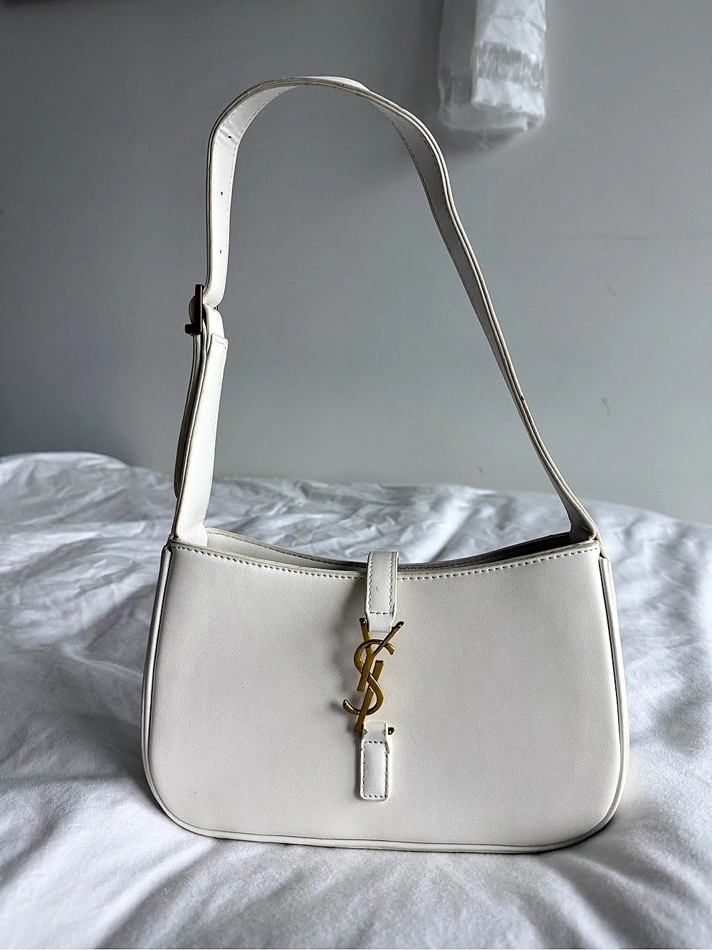 Authentic Saint Laurent Le 5 à 7 Hobo Bag in Smooth Leather White Shoulder Bag